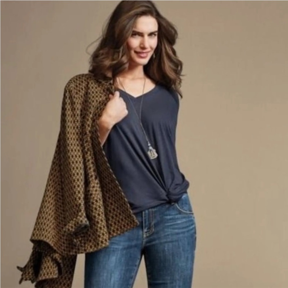 CABI Soft Stretch Tempt V-Neck Black Tee Top Shirt